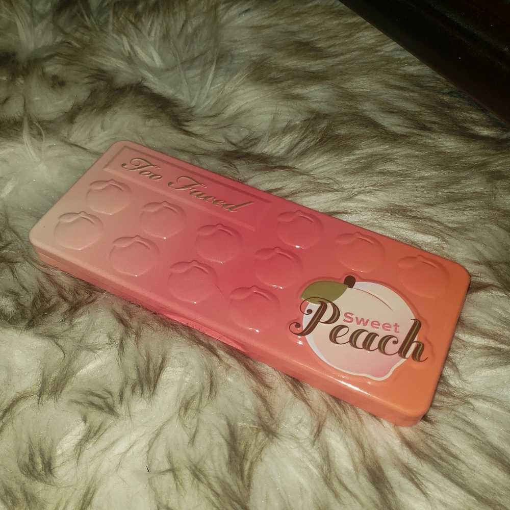 Too Faced "Sweet Peach" Eyeshadow Pallette